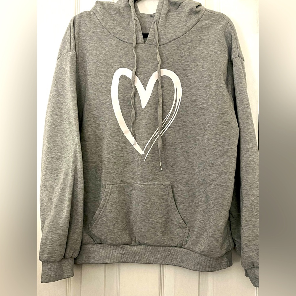 Gray Heart Print Hoodie